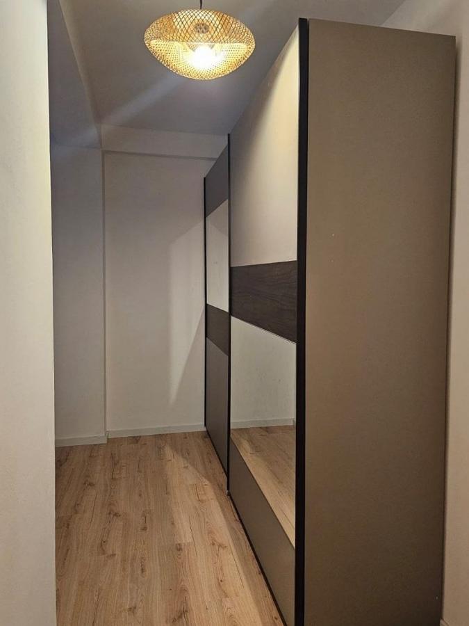 Apartament 2+1 me qera te Kopshti Botanik Zoologjik — 90,000 lekë/muaj