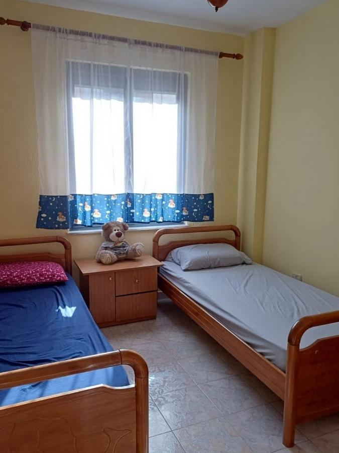 Apartament 2+1 me qera te 21 Dhjetori — 75,000 lekë/muaj