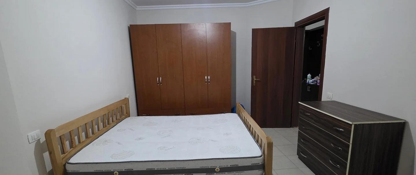 Apartament 1+1 me qera te Astiri — 45,000 lekë/muaj