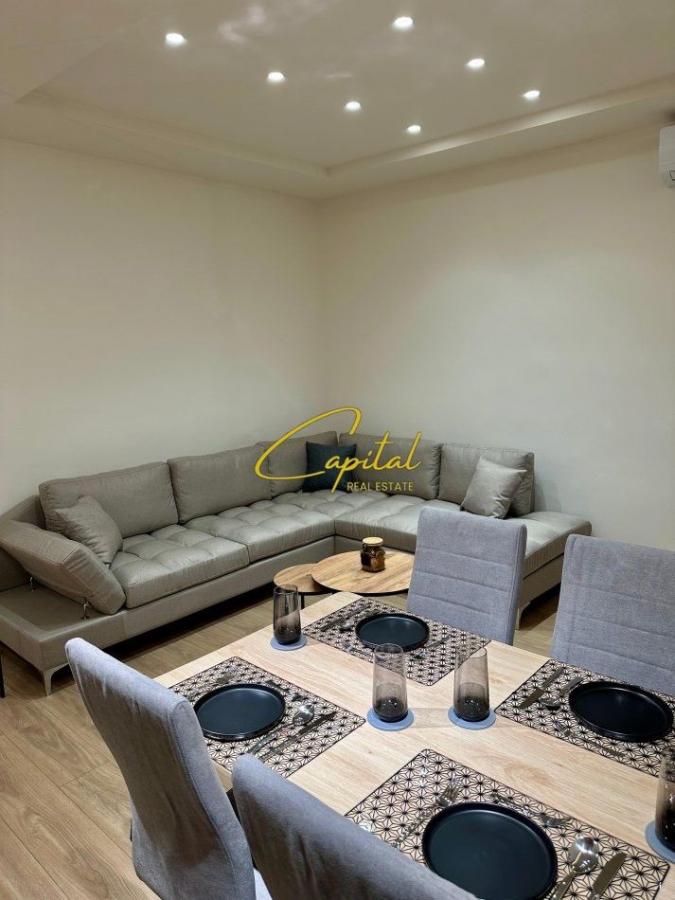 Apartament me qera 2+1 blv zhan dark 700 euro