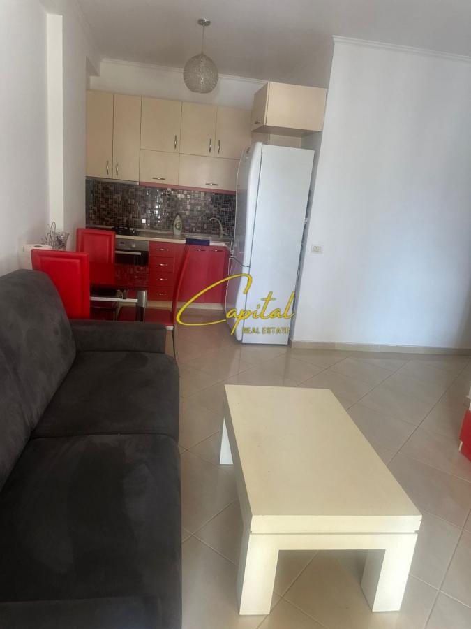Apartament me qera 1+1 astir 420 euro