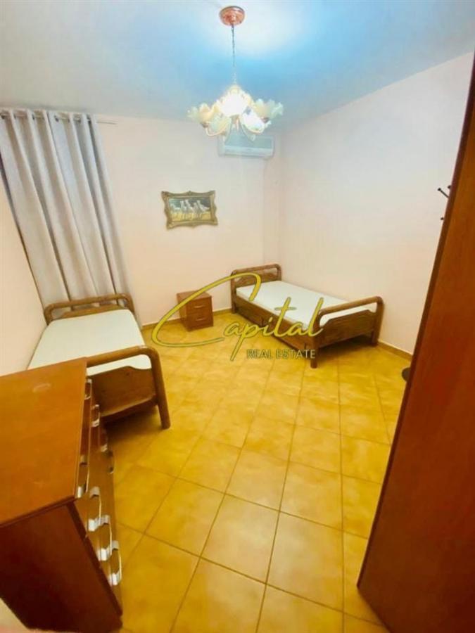 Apartament me qera 2+1 komuna e parisit 580 euro