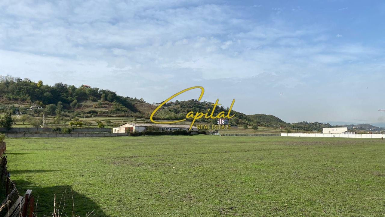 Shitet toke 10.700 m2 yzberisht 642.000 euro