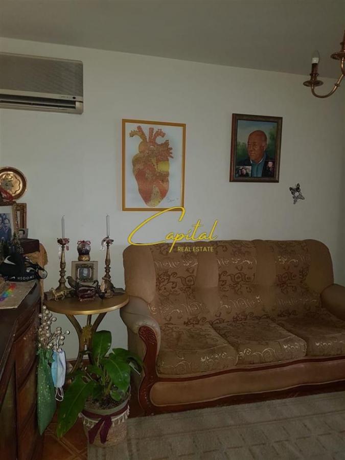 Shitet apartament 2+1 rruga ferit xhajko 120.000 euro