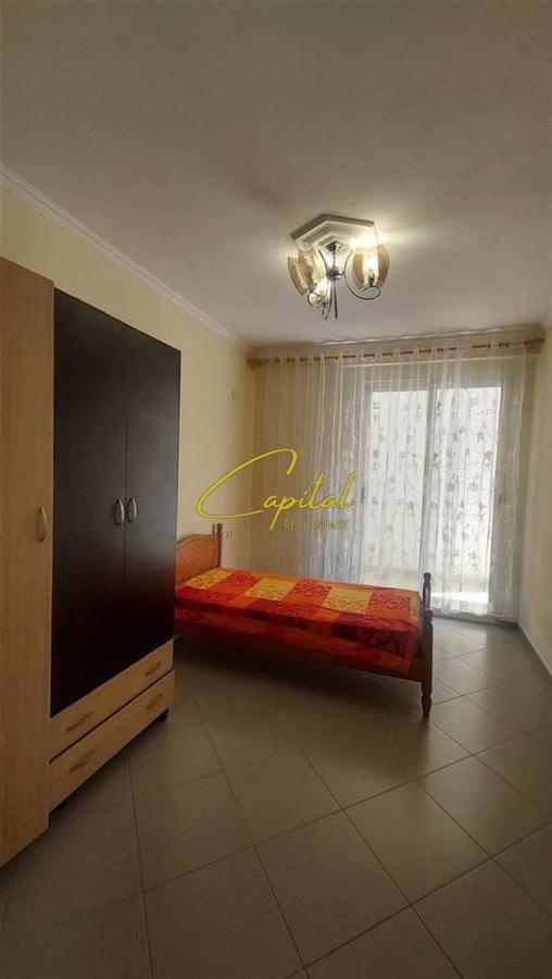 Apartament me qera 2+1 yzberisht 400 euro