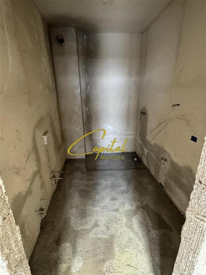 Shitet apartament 2+1+2 univers city 102.000 euro