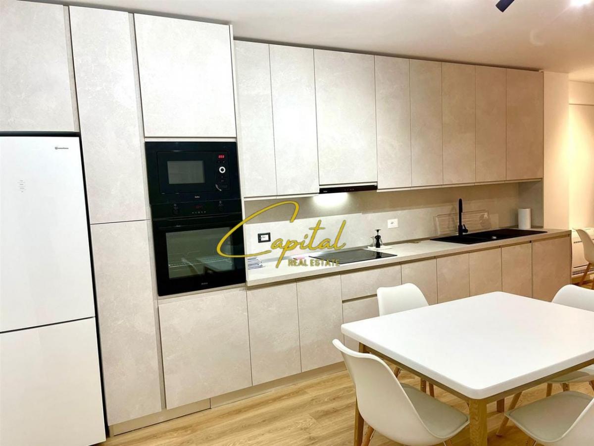 Apartament me qera 2+1+2 kopshti botanik 800 euro