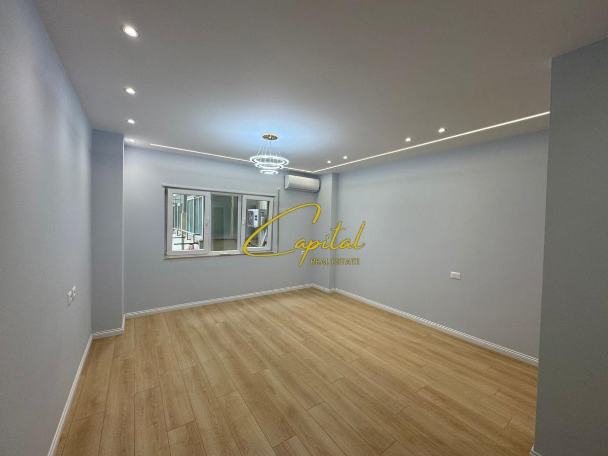 Shitet apartament 2+1 myslym shyri 245.000 euro