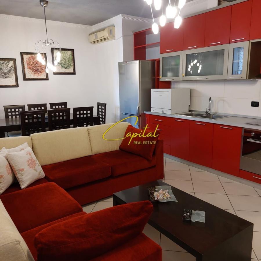 Apartament me qera 2+1 ish stacioni trenit 600 euro