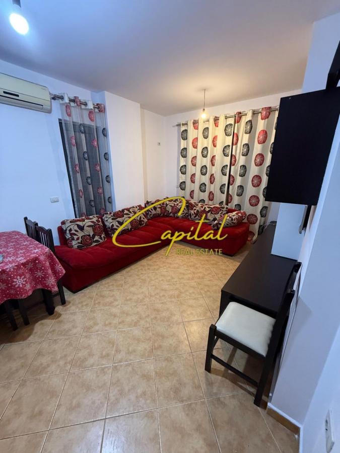 Apartament me qera 2+1 21 dhjetori 550 euro