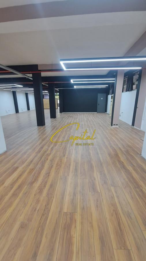 Ambient biznesi me qera 300 m2 rruga muhamet gjollesha 2.500 euro