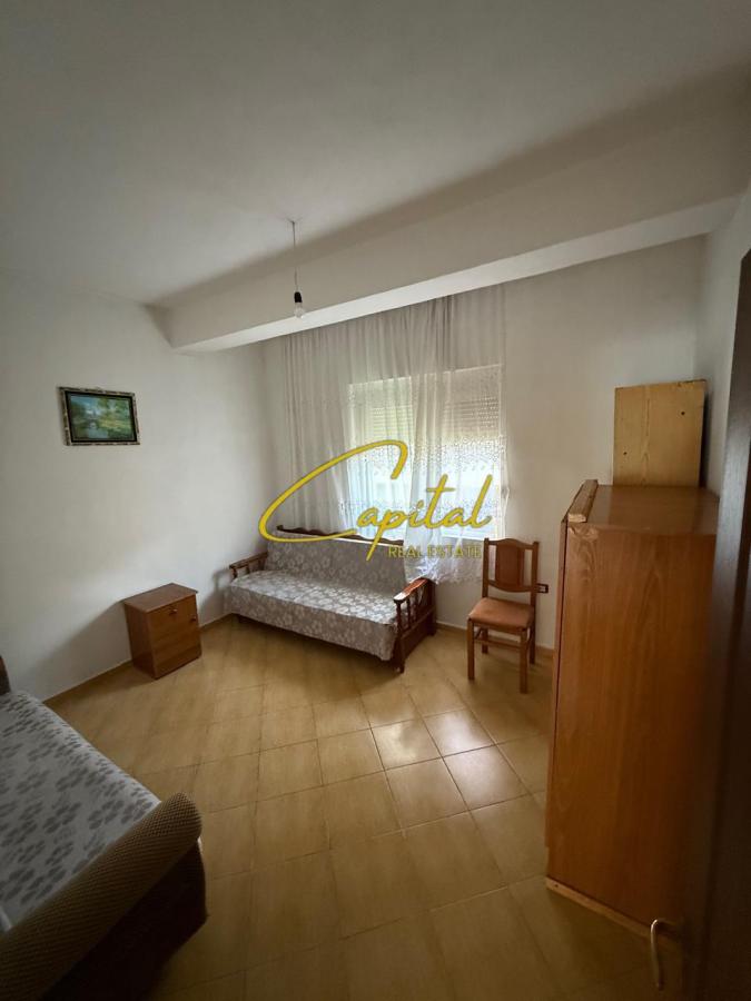Apartament me qera 1+1 ish stacioni trenit 300 euro