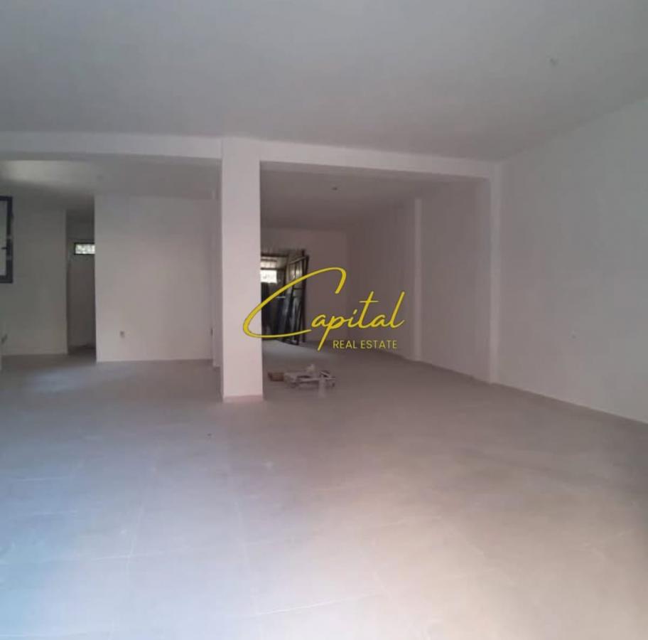 Ambient biznesi me qera 105 m2 rruga 4 deshmoret 800 euro