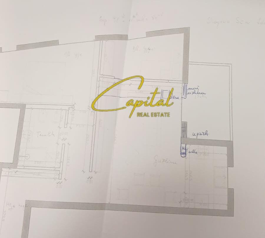 Shitet apartament 2+1 rruga e dibres 150.000 euro