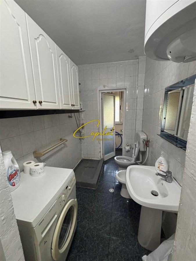 Apartament me qera 1+1 21 dhjetori 40.000 leke