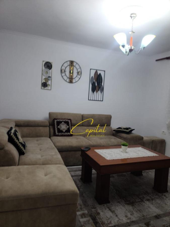 Apartament me qera 2+1 21 dhjetori 650 euro