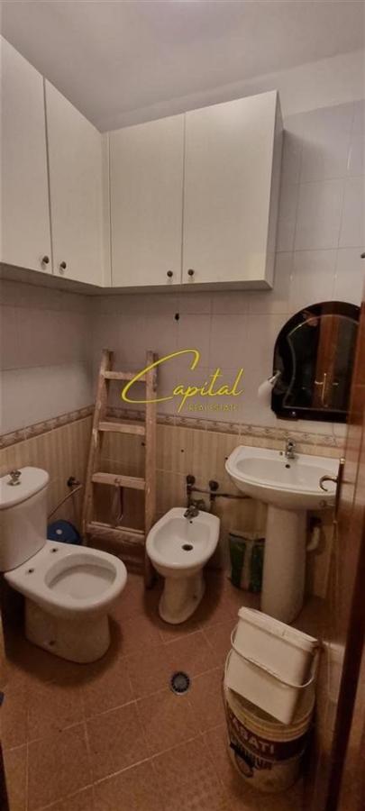 Apartament me qera 3+1+2 21 dhjetori 1000 euro