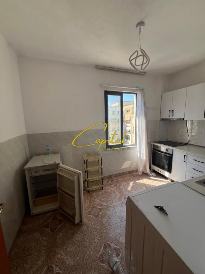 Apartament me qera 1+1 pallati me shigjeta 35.000 leke