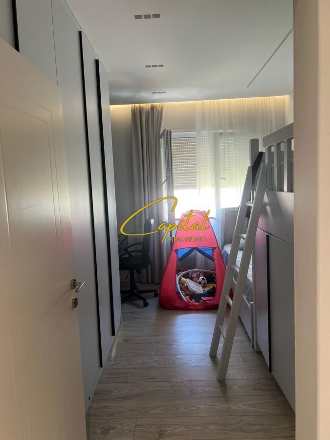 Shitet apartament 2+1 fresku 145.00 euro