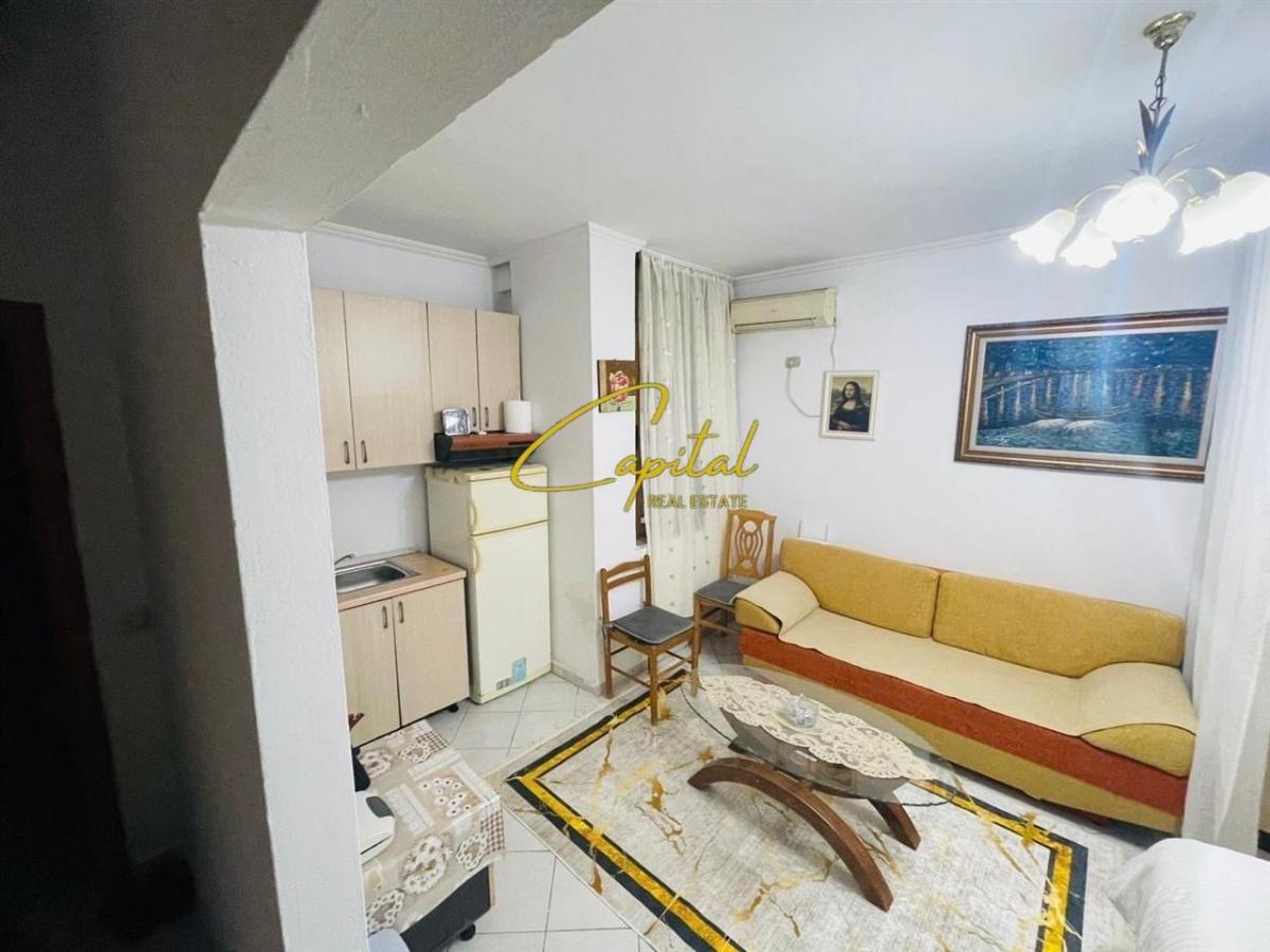 Apartament garsoniere 36 m2 qender 300 euro