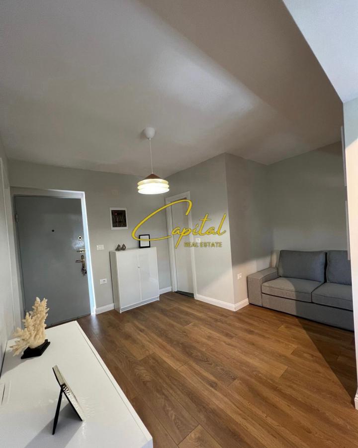 Apartament me qera 1+1 rruga bardhyl 40.000 leke