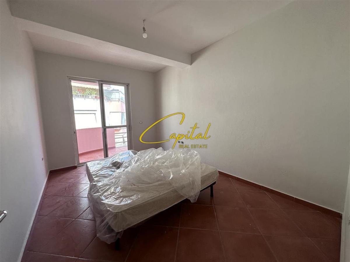 Apartament me qera 3+1 rruga mihal grameno 550 euro