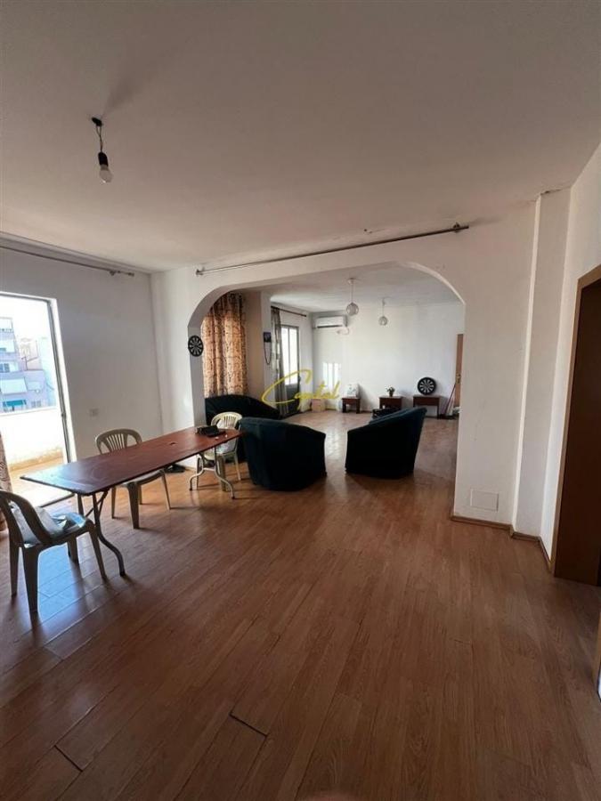 Apartament me qera 2+1 astir 400 euro