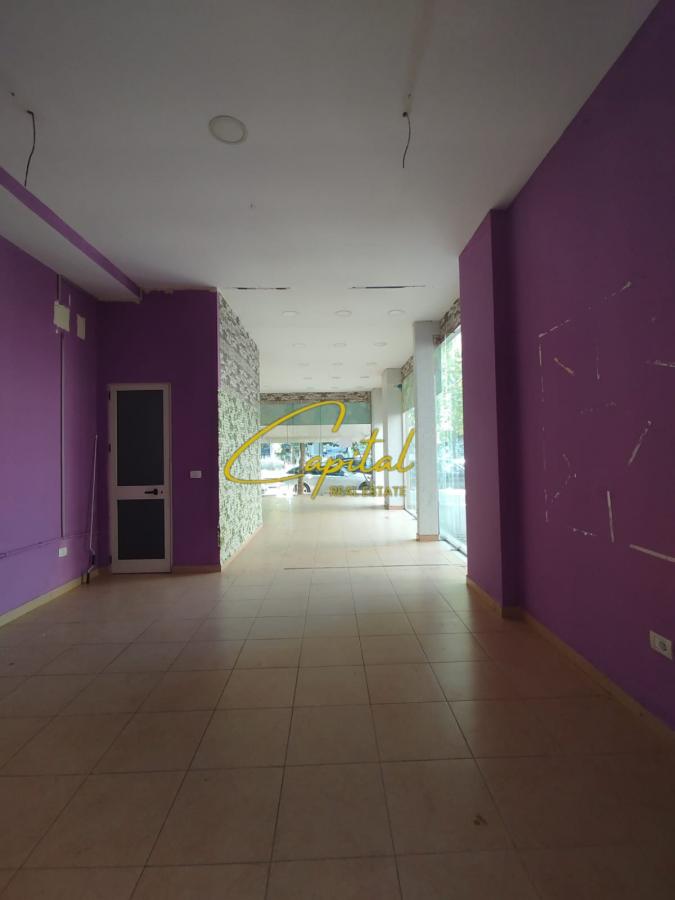 Dyqan me qera 60 m2 yzberisht 40.000 leke