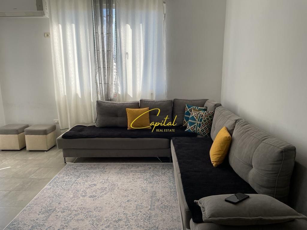 Shitet apartament 1+1 asti 105.000 euro
