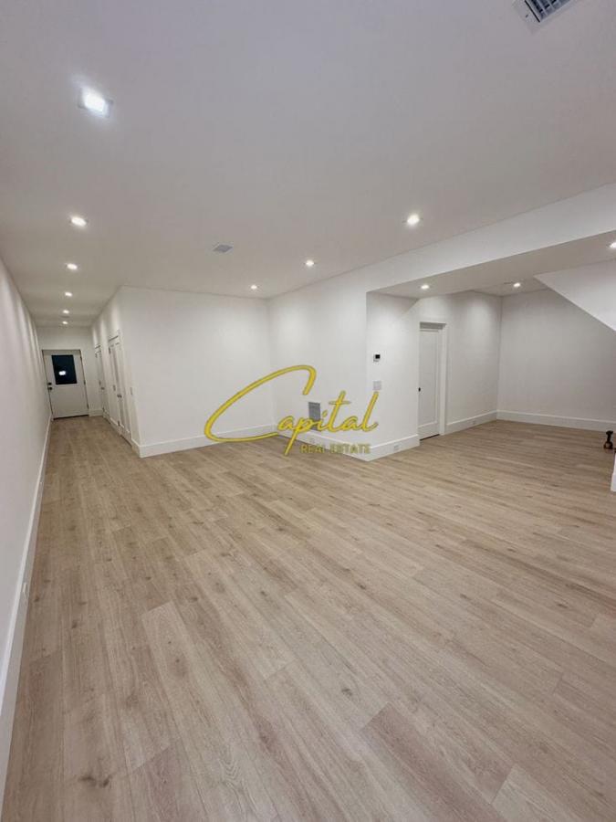 Shiten tre dyqane 70 m2 inaza e vogel 800.000 euro