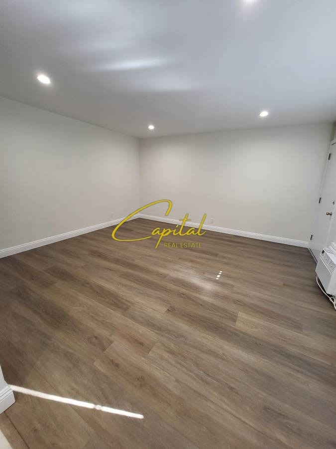 Ahirwr dyqan 70 m2 zogu i zi 250.000 euro