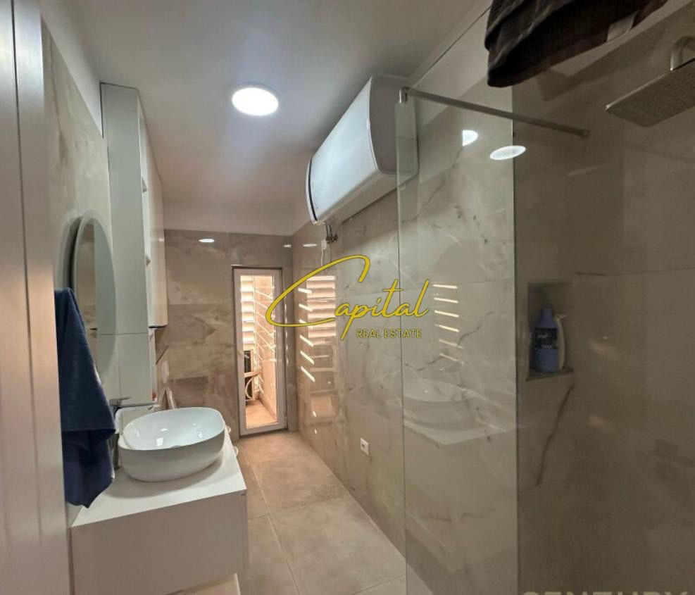 Apartament me qera 2+1 rruga e elbasanit 1000 euro