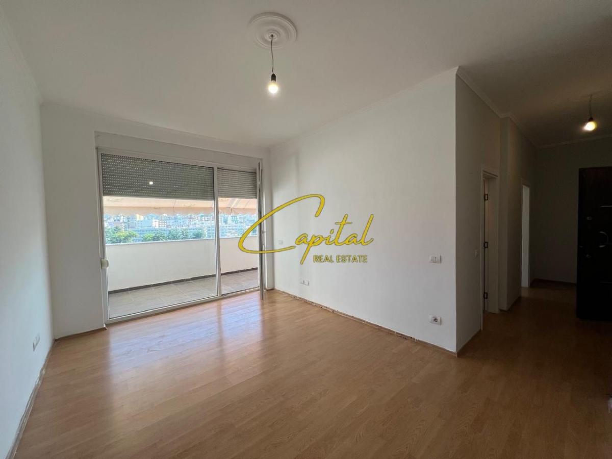 Zyre me qera 70 m2 21 dhjetori 70.000 leke