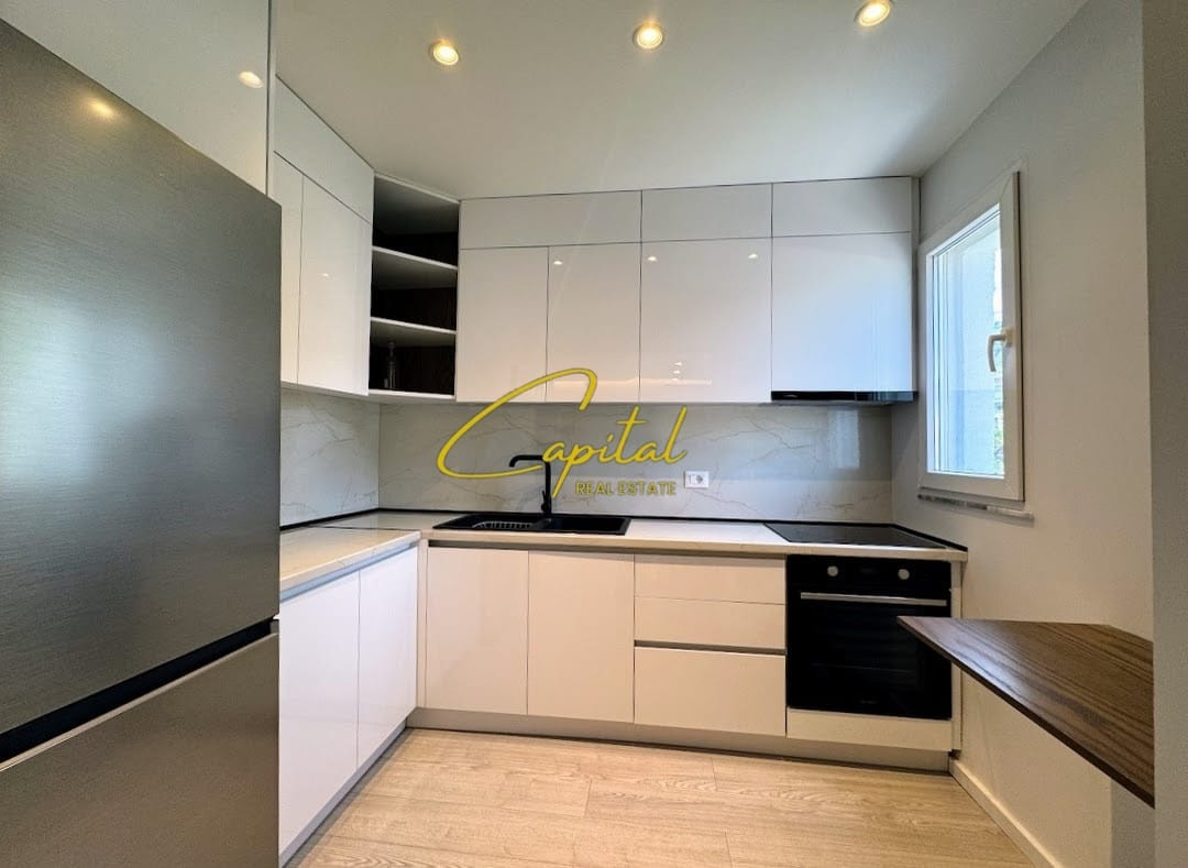 Shitet apartament 1+1 spitali amerikan 3 89.000 euro