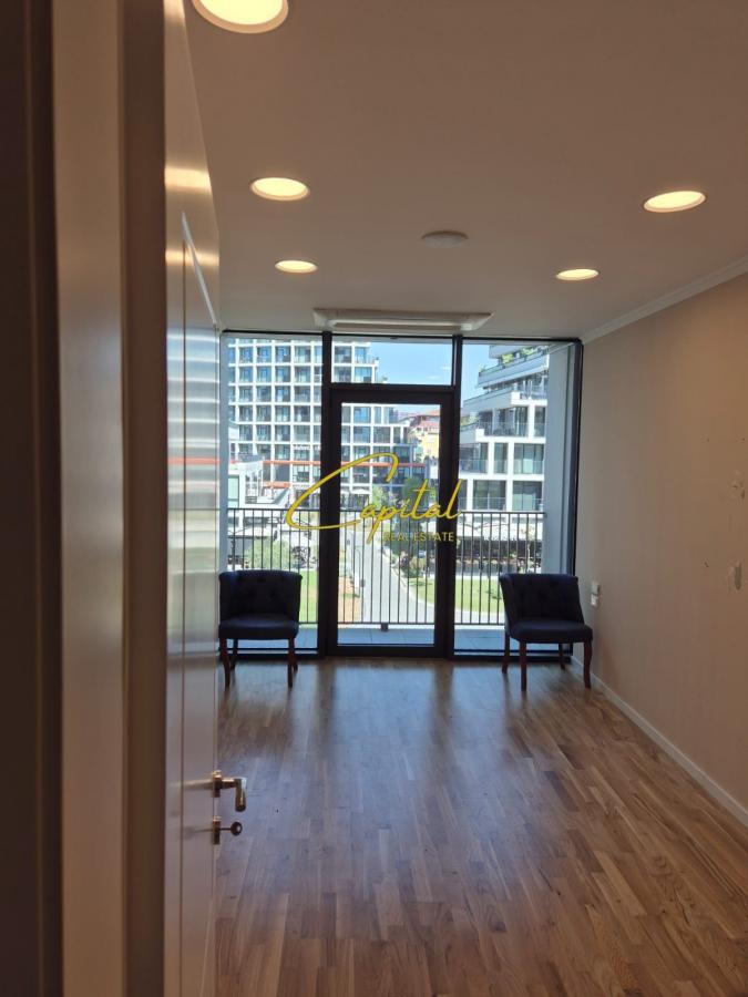 Zyre me qera 130 m2 liqeni artificial 2.200 euro