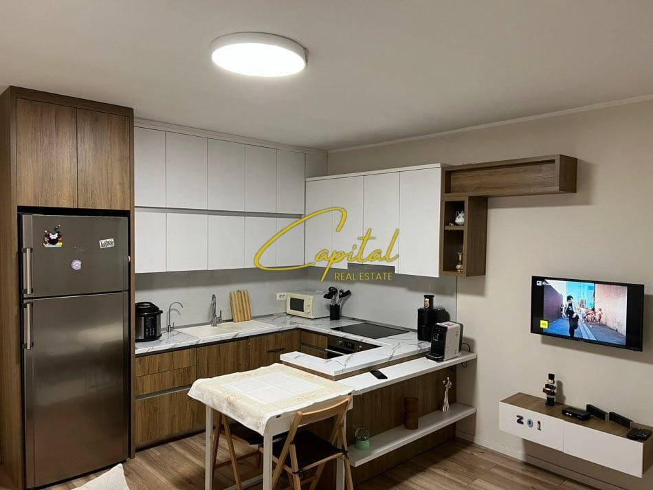 Shitet apartament 1+1 rruga e kavajes 176.000 euro