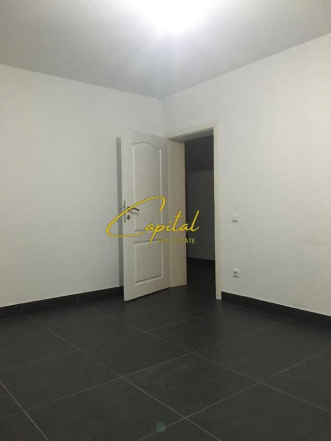 Shitet apartament 2+1 kombinat 74.000 euro