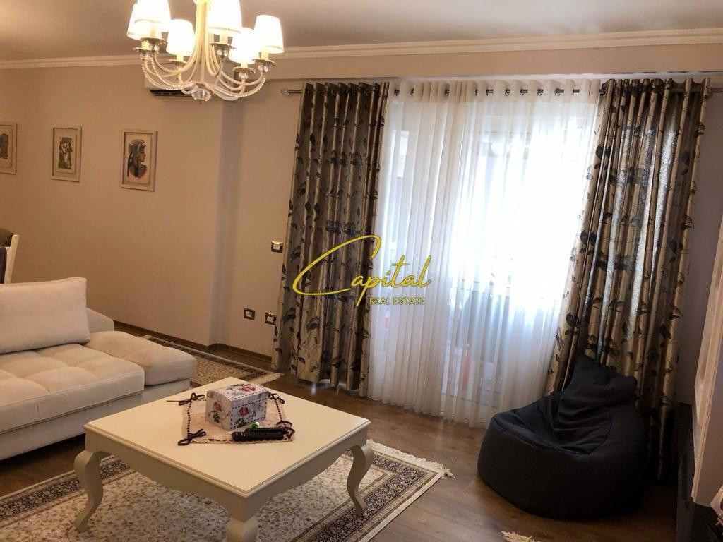Shitet apartament 2+1 fresku 158.000 euro
