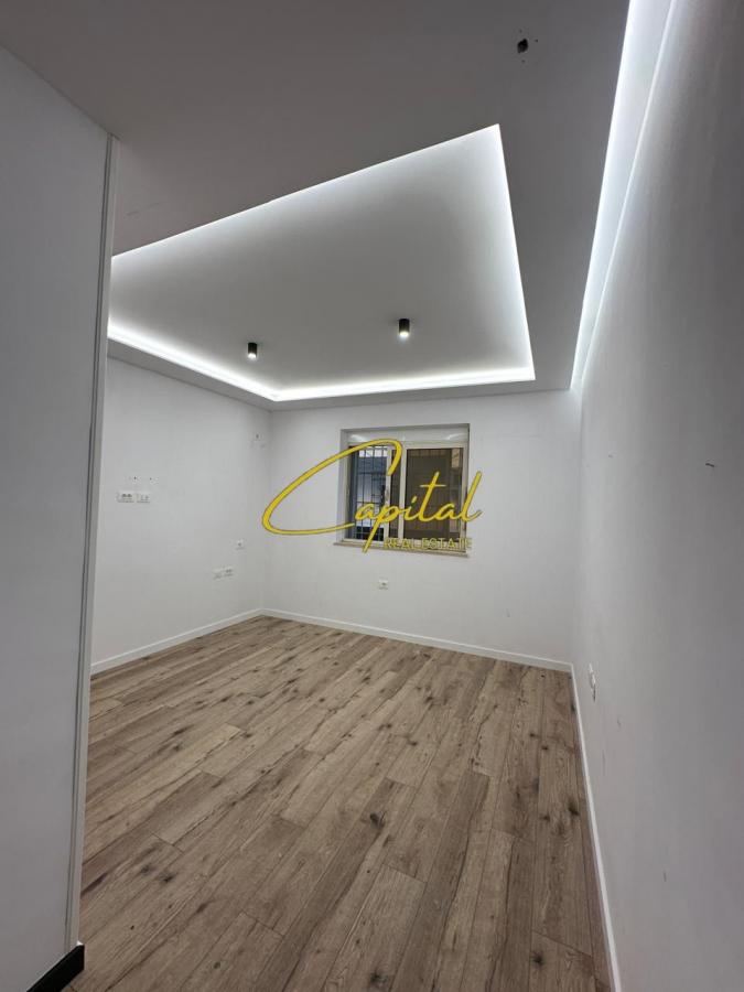 Shitet apartament 1+1 ish blloku 158.000 euro