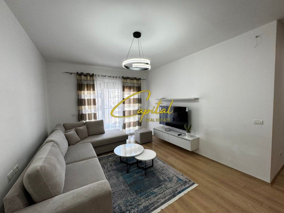 Shitet apartament 2+1 don bosko 800 euro