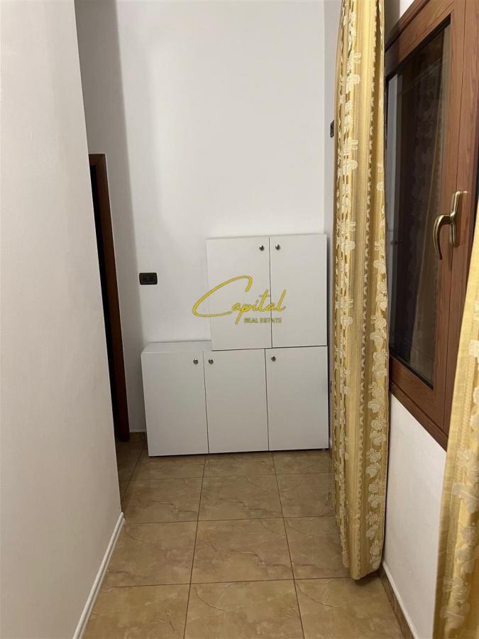 Apartament me qera 2+1 21 dhjetori 50.000 leke