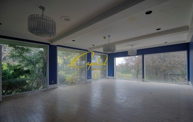 Ambient biznesi me qera 100 m2 ish stacioni trenit 1.500 euro