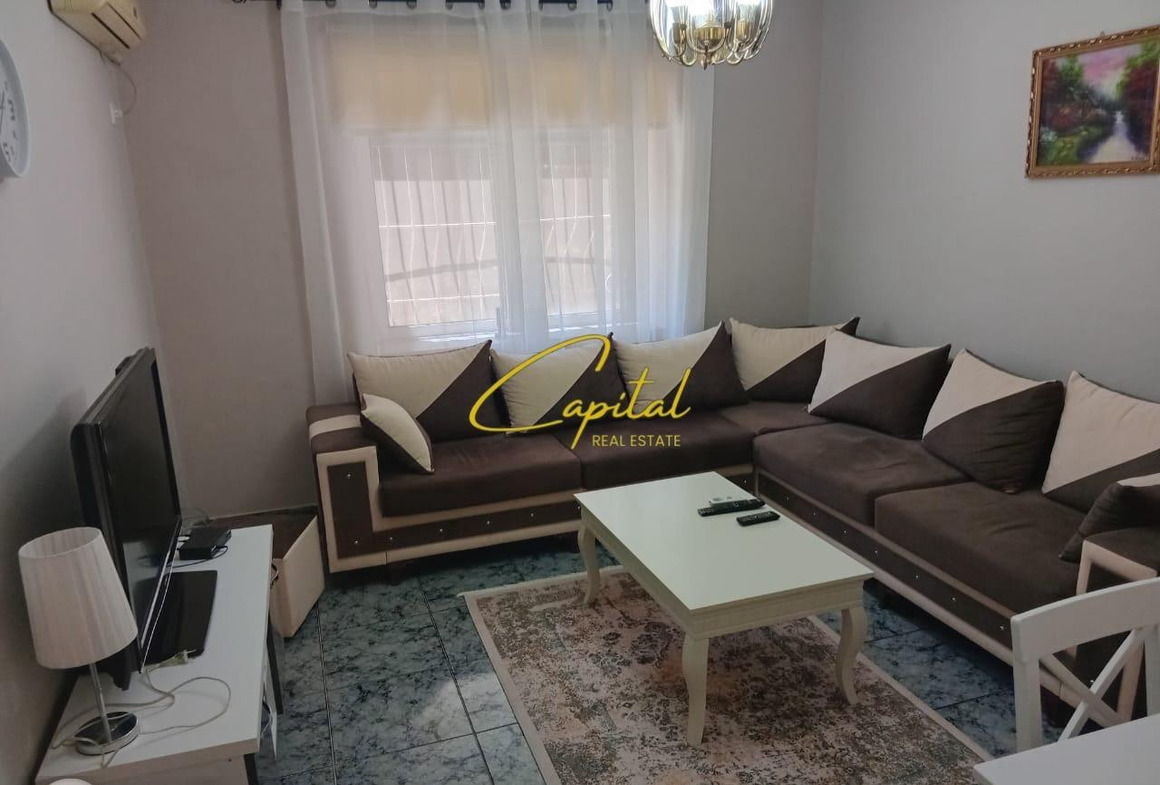 Apartament me qera 2+1 pazari i ri 700 euro