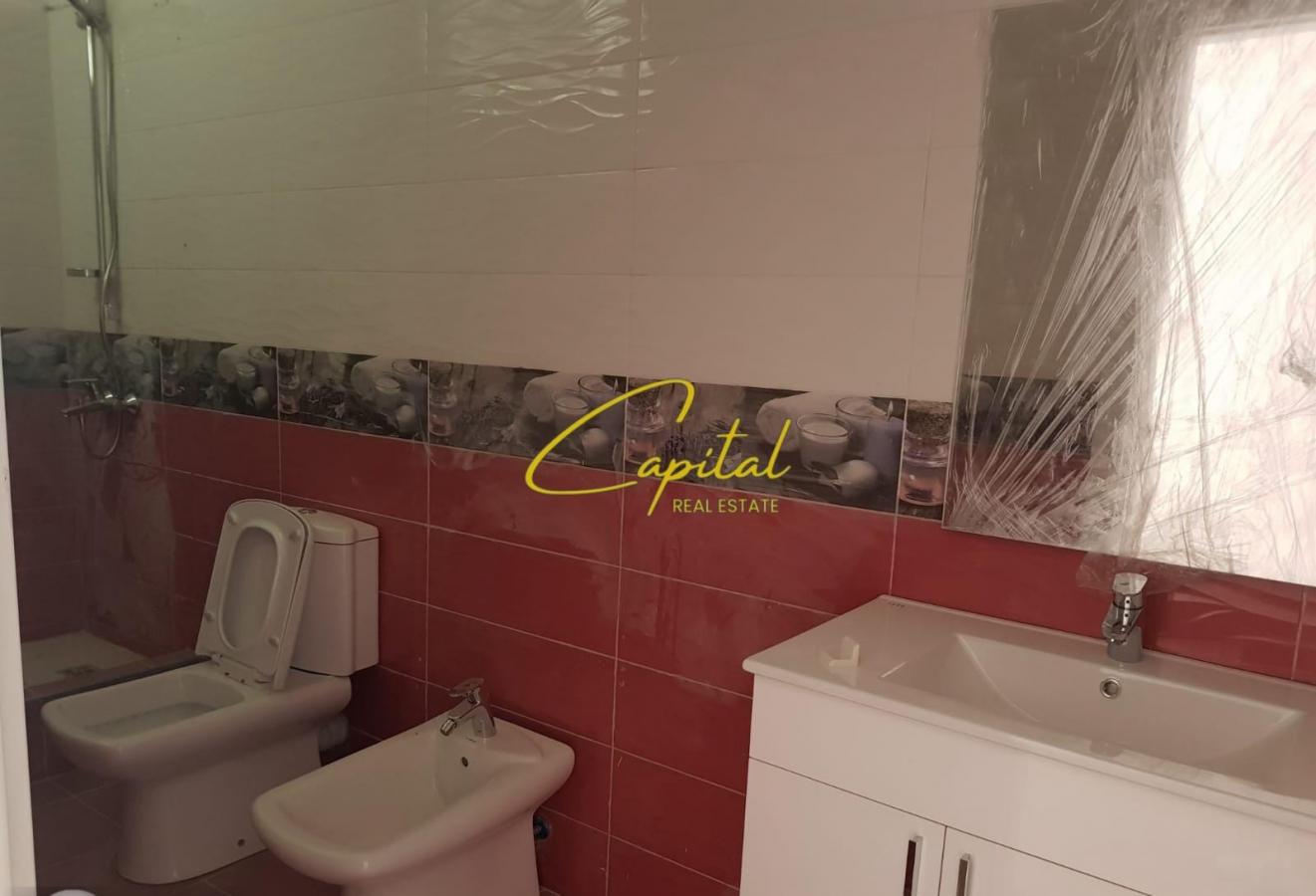 Apartament me qera 3+1 liqeni artificial 1000 euro