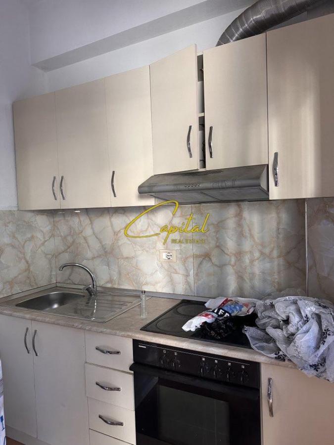 Apartament garsoniere me qera 25 m2 zogu i zi 30.000 leke