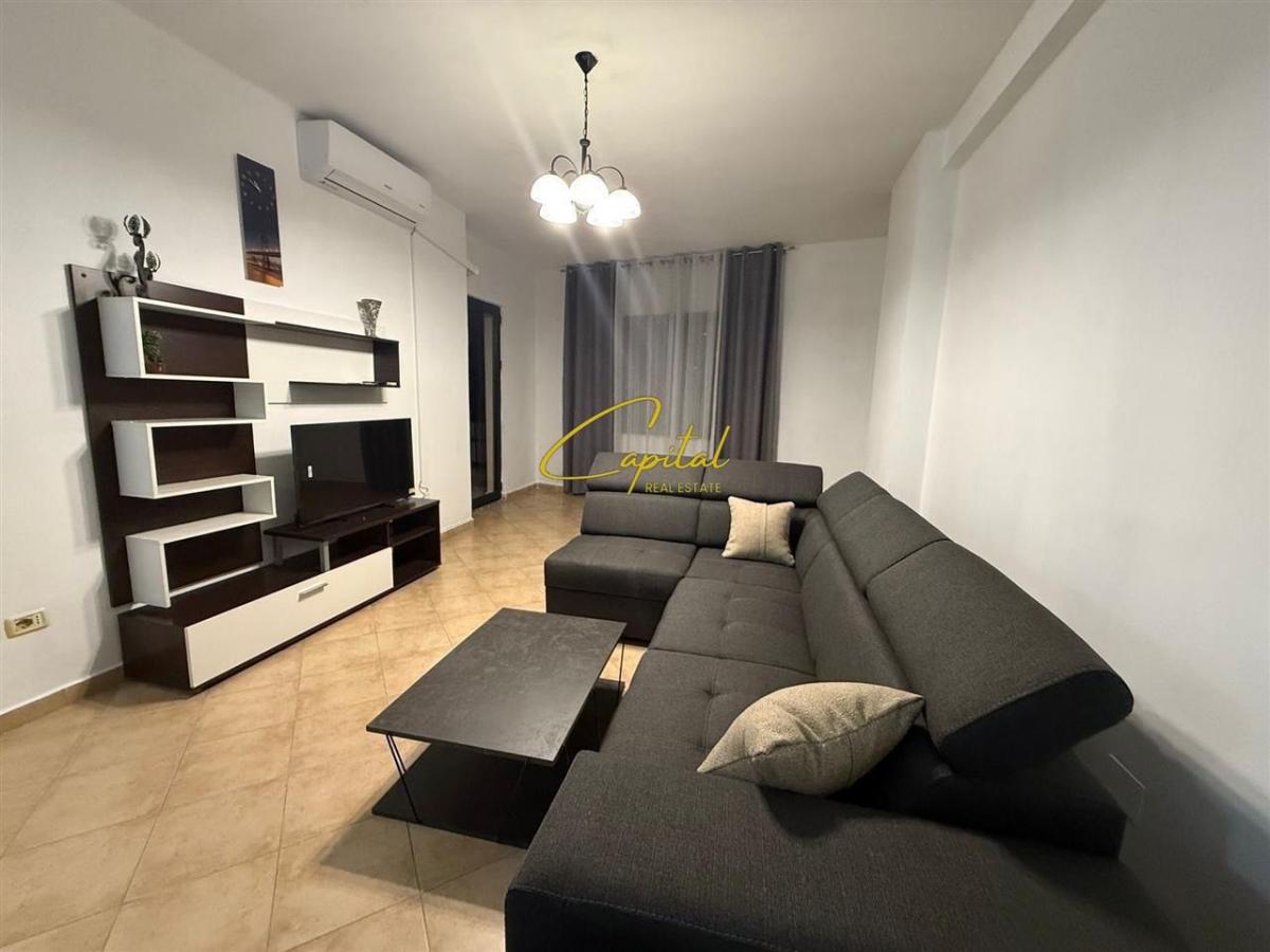 Apartament me qera 1+1 yzberisht 390 euro