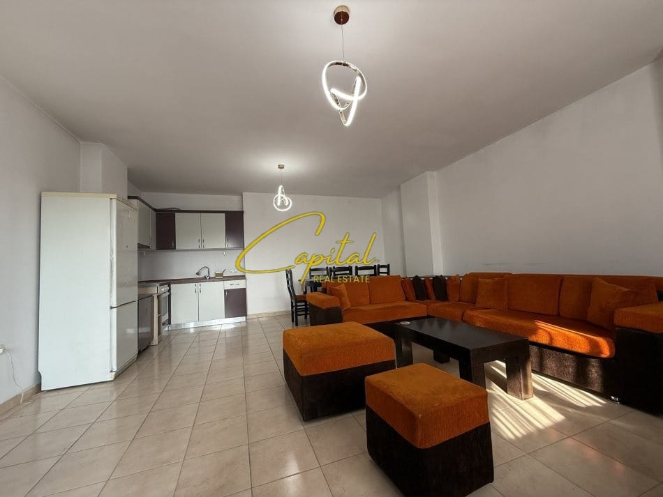 Apartament me qera 1+1 yzberisht 400 euro
