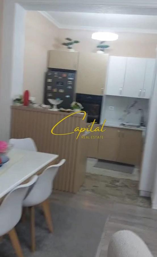 Shitet apartament 2+1+2 fresku 235.000 euro