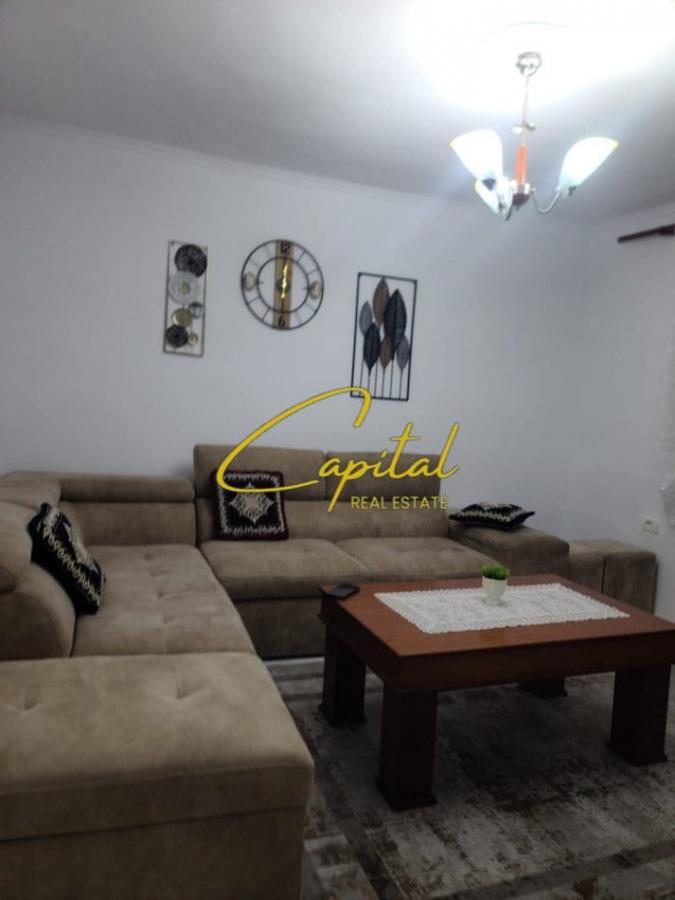 Apartament me qera 3+1 21 dhjetori 60.000 leke