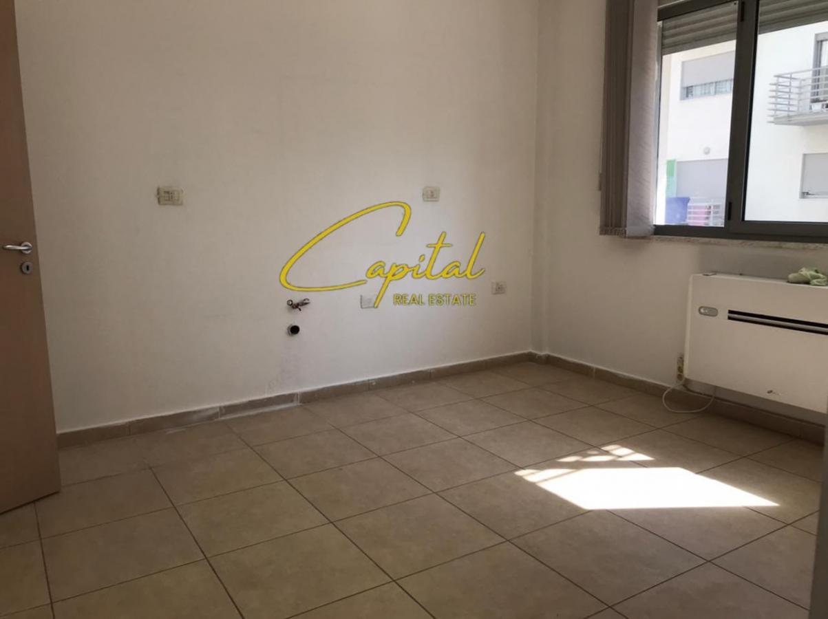 Ambient biznesi me qera 68 m2 5 maji 400 euro